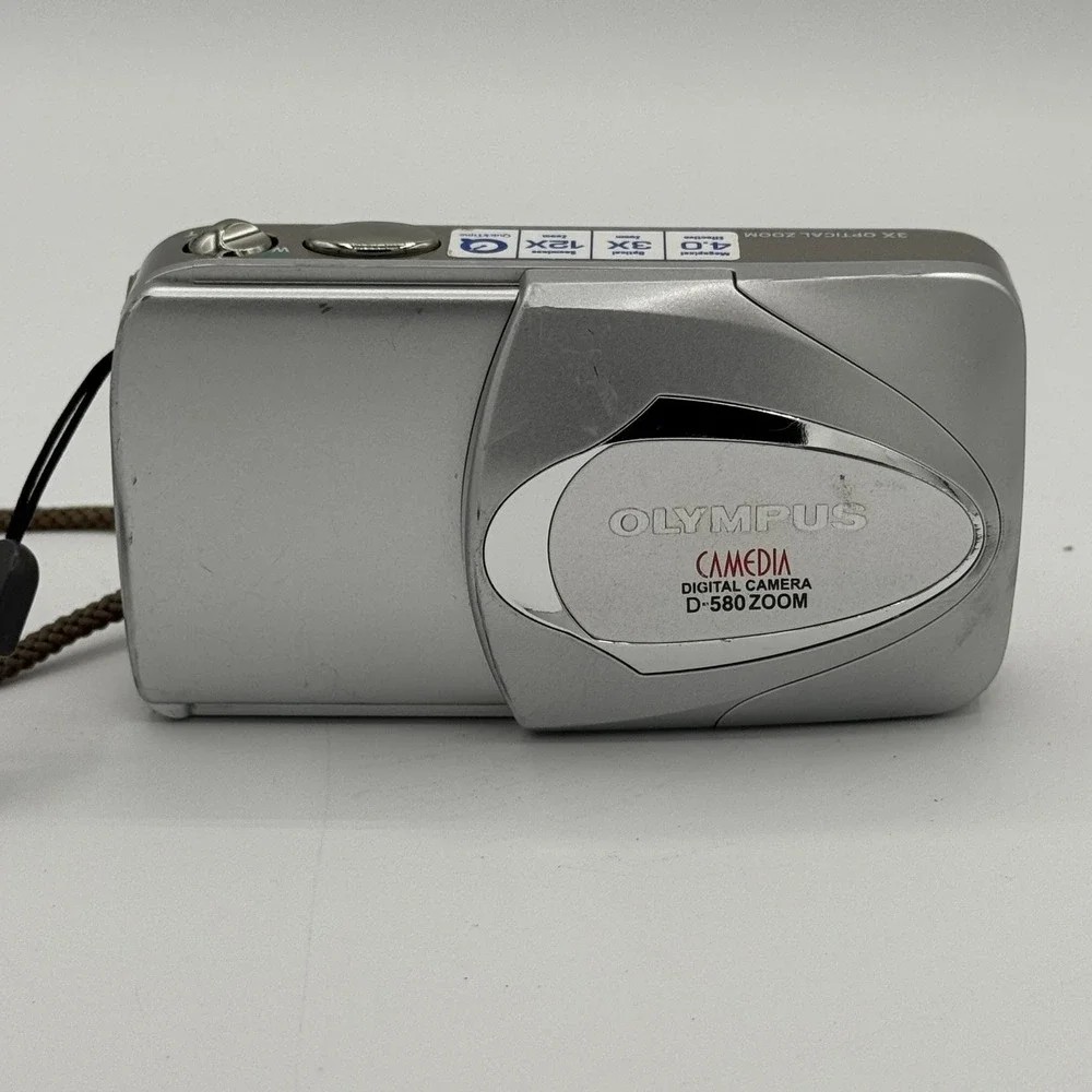 Olympus Camedia D-580 Zoom Digital Camera 4.0MP Silver Tested Working